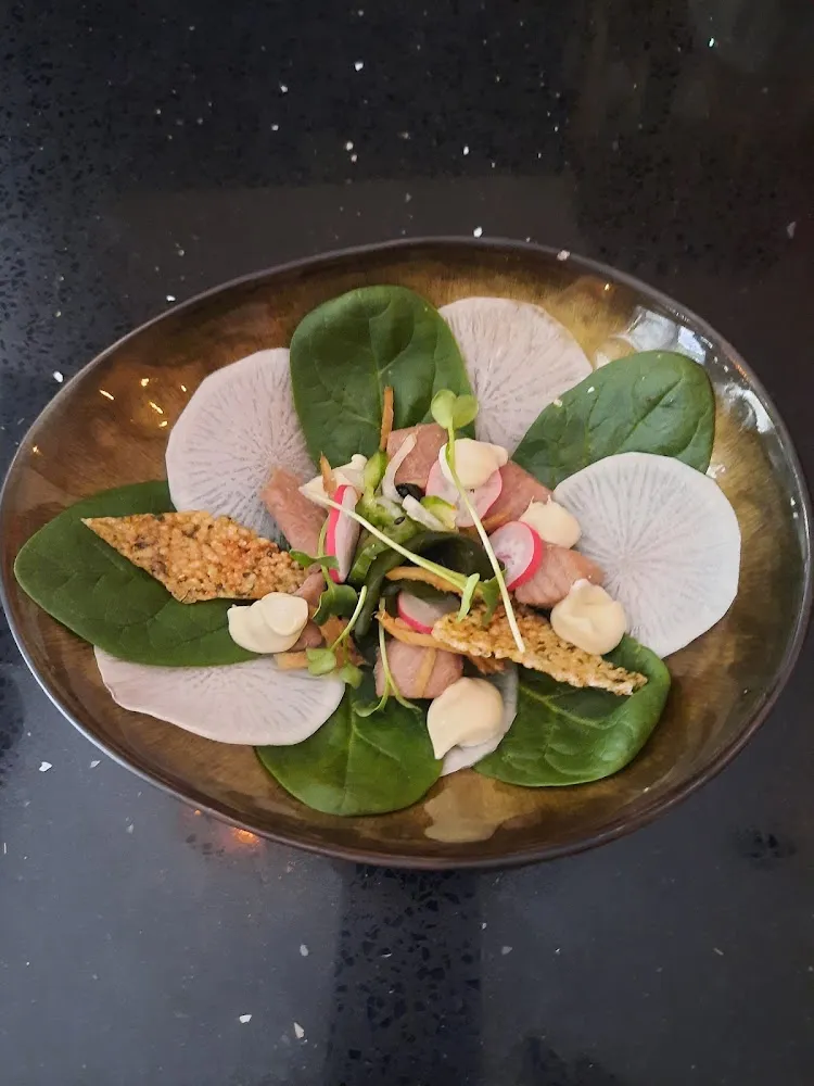 Petits Dès Du Thon Mijoté Au Gingembre Sauce Crémeuse Au Wasabi